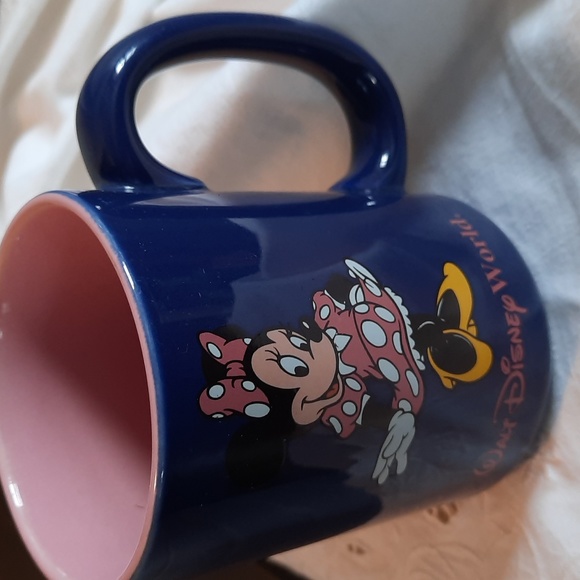 Walt Disney World Large Minnie Mouse Blue & Pink Ceramic Coffee/Tea Mug - Picture 4 of 6